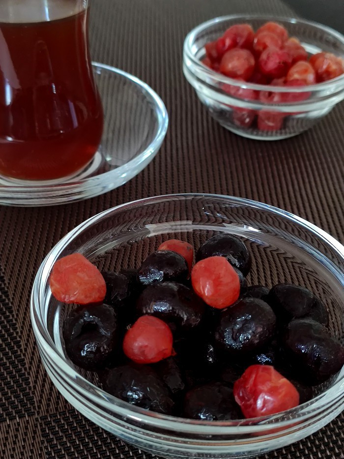 Chocolate cacao "Вишня в шоколаде на финиковом пекмезе", 60 г.